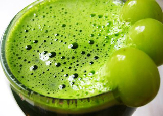 зелен гроздов сок